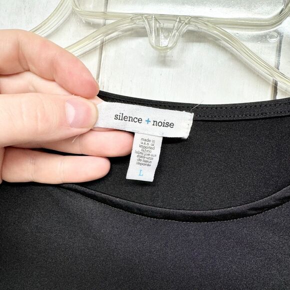 Silence + Noise Dress Women Size L Mini Short Sleeve Keyhole Black Cropped Like - Picture 2 of 6